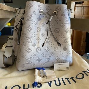 Louis Vuitton Gray Muria Shoulder Bag EUC
